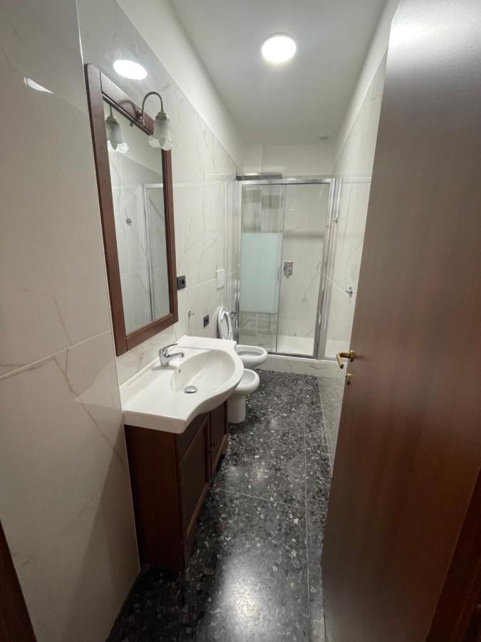 Due Passi Dal Mare Hotel Savona Buitenkant foto