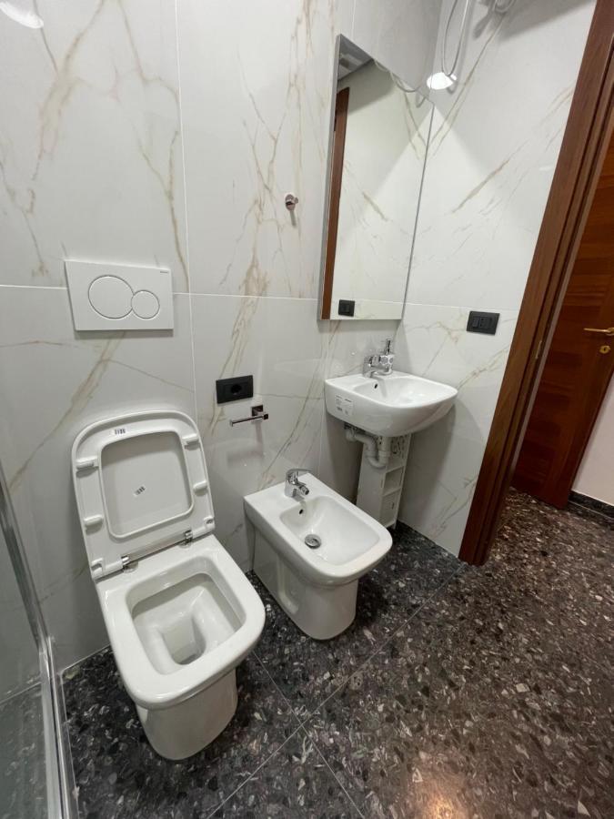 Due Passi Dal Mare Hotel Savona Buitenkant foto
